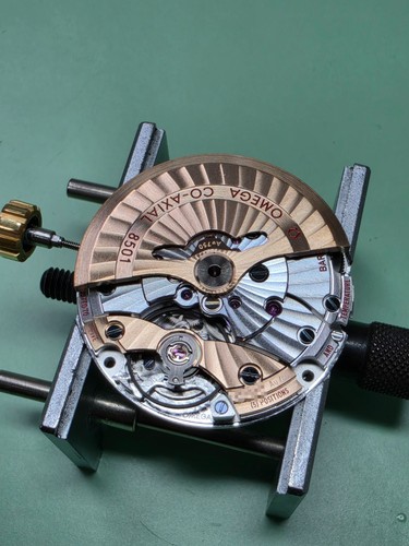 Omega genuine movement - omega,